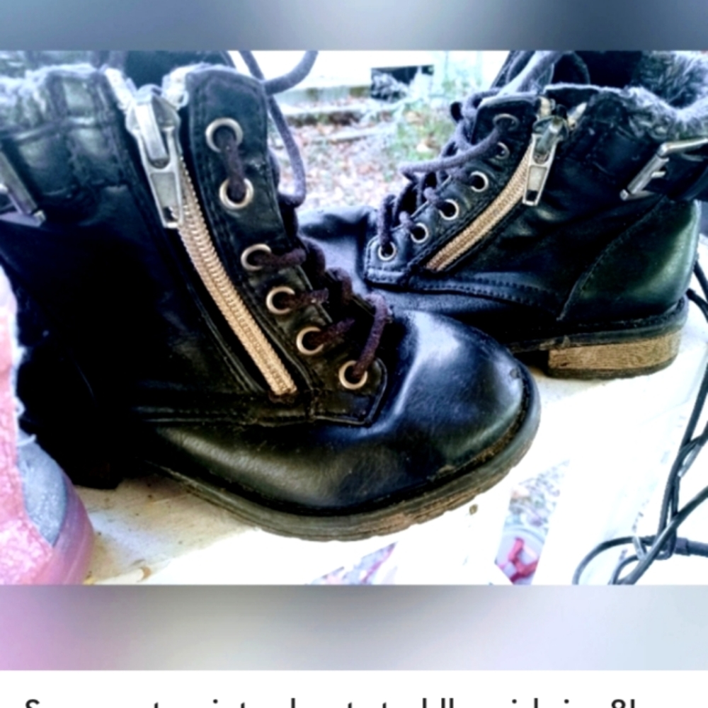 Super cute winter toddler girl boots size 8!